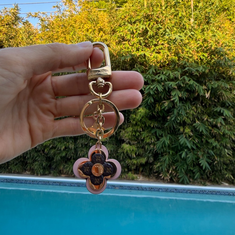 Louis Vuitton Pink and Brown Monogram Flower Key Holder with Gold Hardware